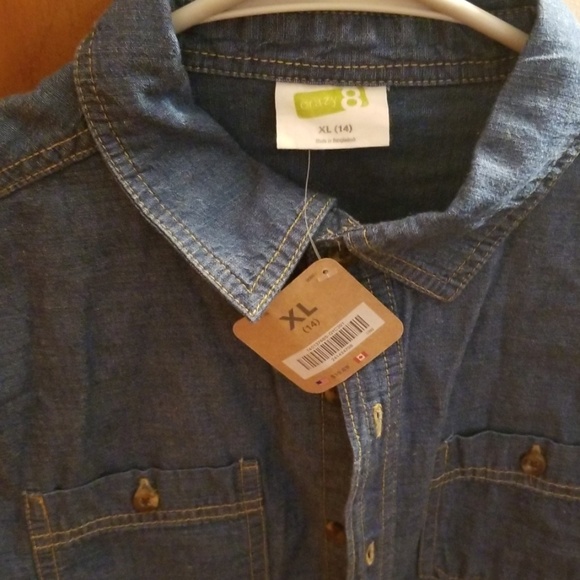 Blue jean button down long sleeved shirt - Picture 2 of 6